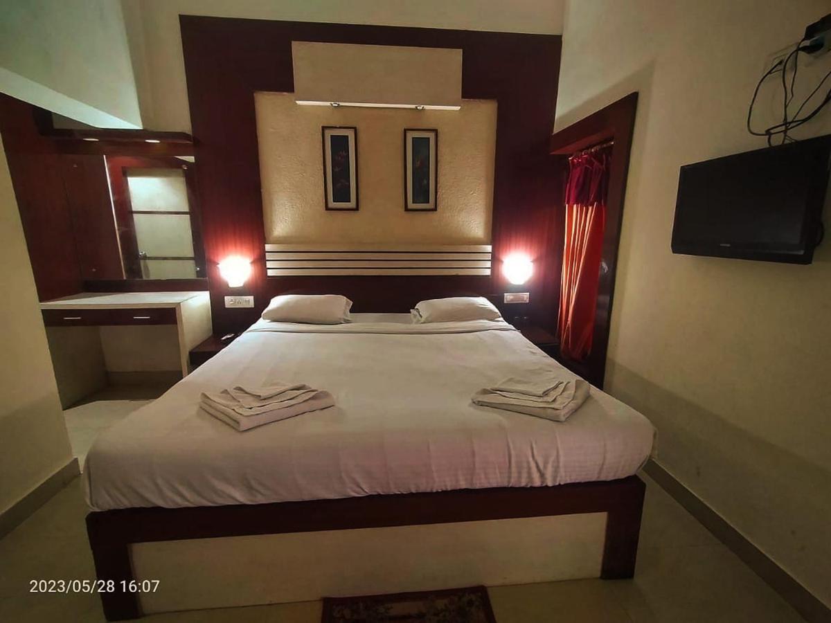 Hotel Gajapati 3*